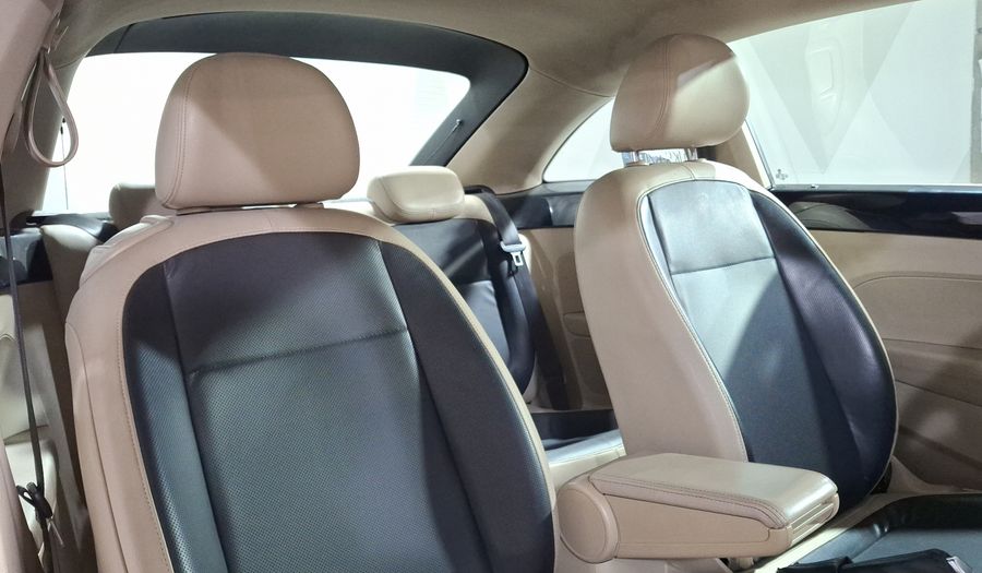 Volkswagen Beetle 2.5 SPORT MT Hatchback 2016