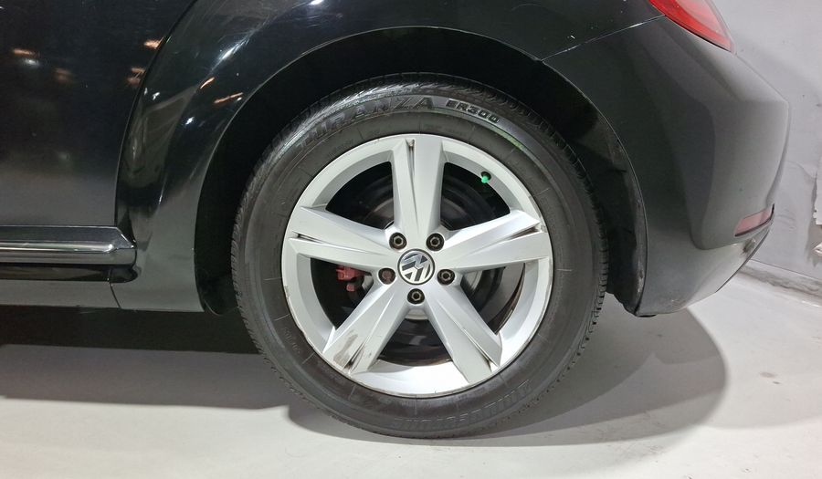 Volkswagen Beetle 2.5 SPORT MT Hatchback 2016