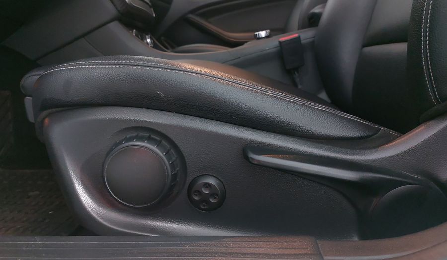 Mercedes Benz Clase Gla 1.6 GLA 200 DCT Suv 2019