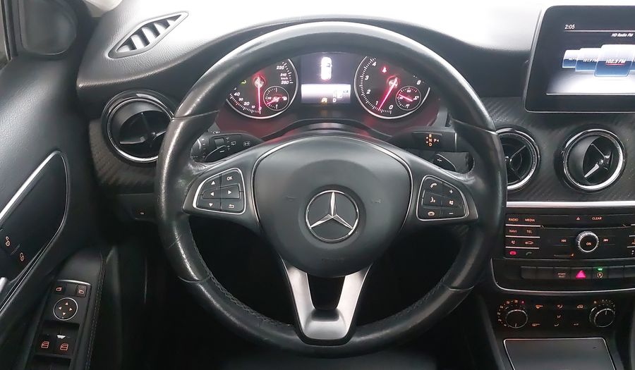 Mercedes Benz Clase Gla 1.6 GLA 200 DCT Suv 2019