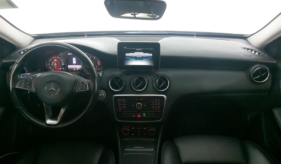 Mercedes Benz Clase Gla 1.6 GLA 200 DCT Suv 2019