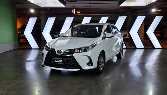 Toyota • Yaris