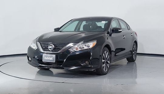 Nissan • Altima