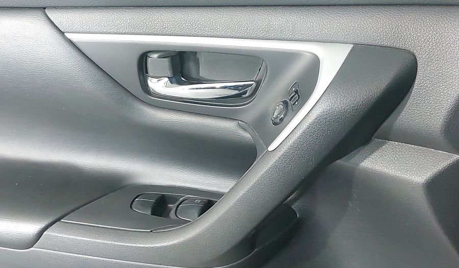 Nissan Altima 2.5 SENSE CVT Sedan 2017