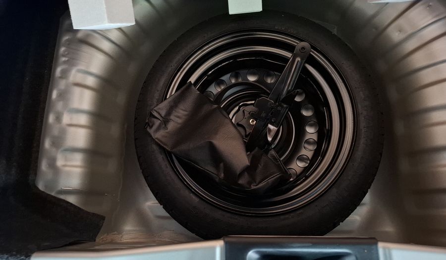 Nissan March 1.6 SENSE Hatchback 2025