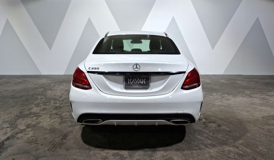 Mercedes Benz Clase C 2.0 250 SPORT AUTO Sedan 2018