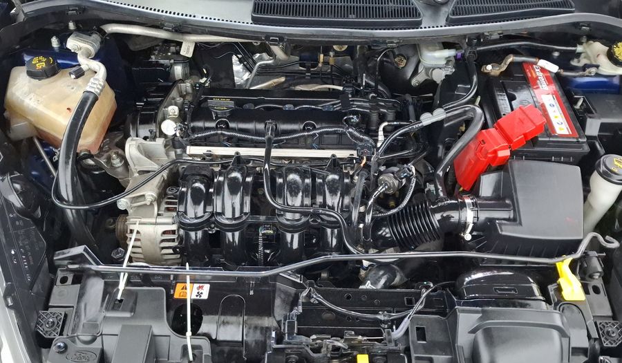Ford Fiesta 1.6 SE AT Sedan 2016