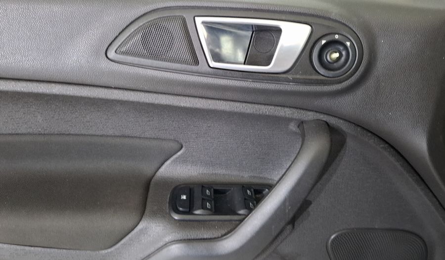 Ford Fiesta 1.6 SE AT Sedan 2016