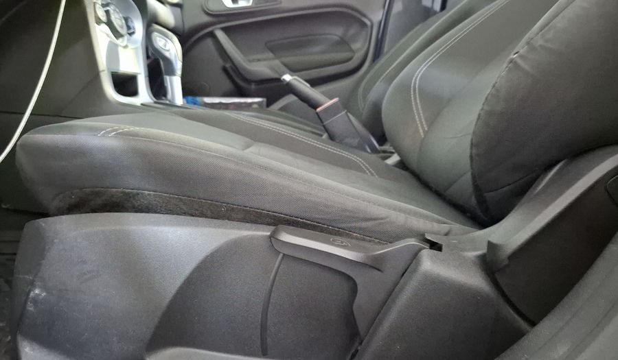 Ford Fiesta 1.6 SE AT Sedan 2016