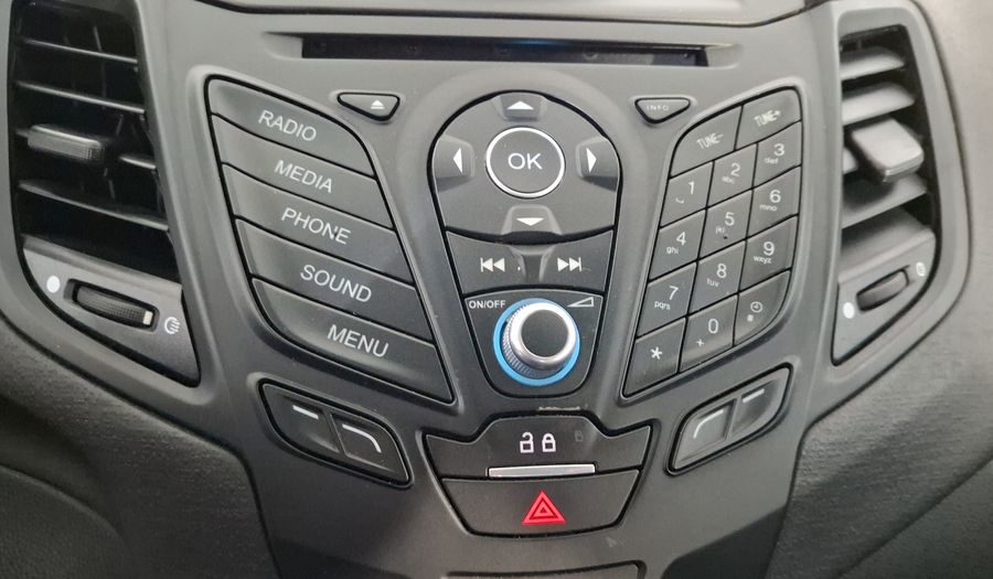 Ford Fiesta 1.6 SE AT Sedan 2016