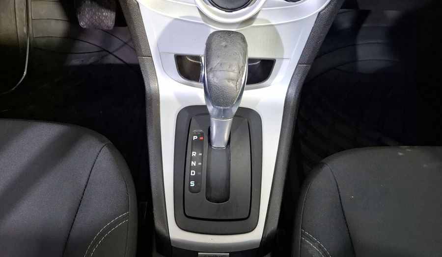Ford Fiesta 1.6 SE AT Sedan 2016