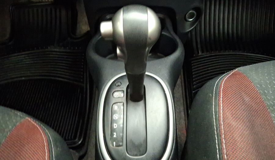 Nissan March 1.6 EXCLUSIVE BI-TONO AUTO Hatchback 2020