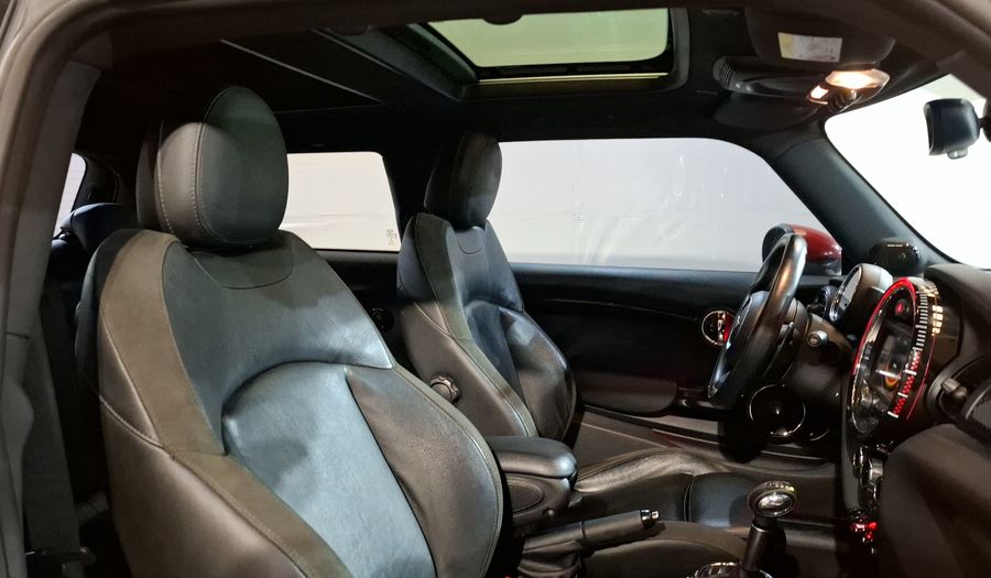 Mini John Cooper Works 2.0 JOHN COOPER WORKS HOT CHILI AT Hatchback 2016