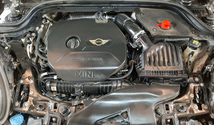 Mini John Cooper Works 2.0 JOHN COOPER WORKS HOT CHILI AT Hatchback 2016