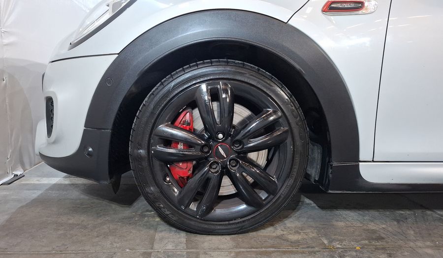 Mini John Cooper Works 2.0 JOHN COOPER WORKS HOT CHILI AT Hatchback 2016