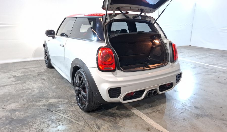 Mini John Cooper Works 2.0 JOHN COOPER WORKS HOT CHILI AT Hatchback 2016