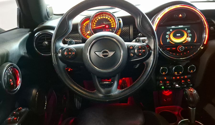 Mini John Cooper Works 2.0 JOHN COOPER WORKS HOT CHILI AT Hatchback 2016