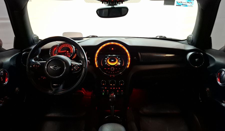 Mini John Cooper Works 2.0 JOHN COOPER WORKS HOT CHILI AT Hatchback 2016