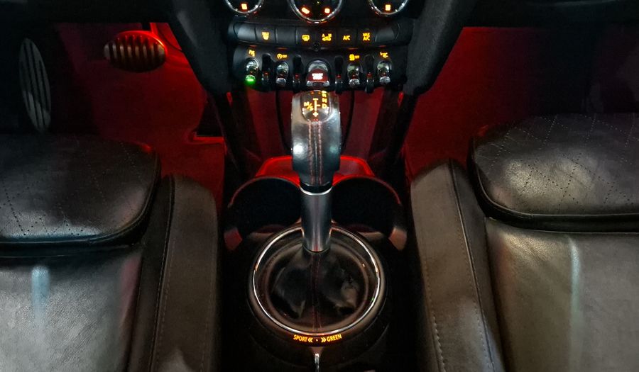 Mini John Cooper Works 2.0 JOHN COOPER WORKS HOT CHILI AT Hatchback 2016