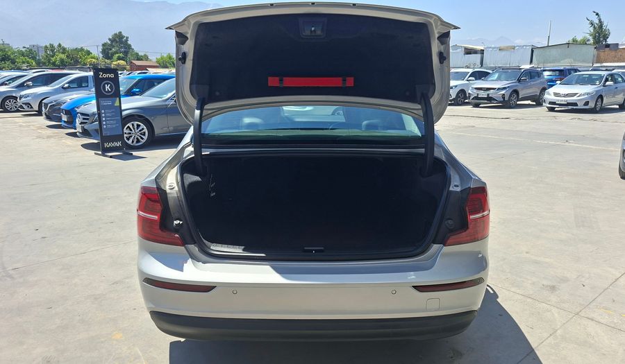 Volvo S60 2.0 B4 PLUS AUTO Sedan 2023