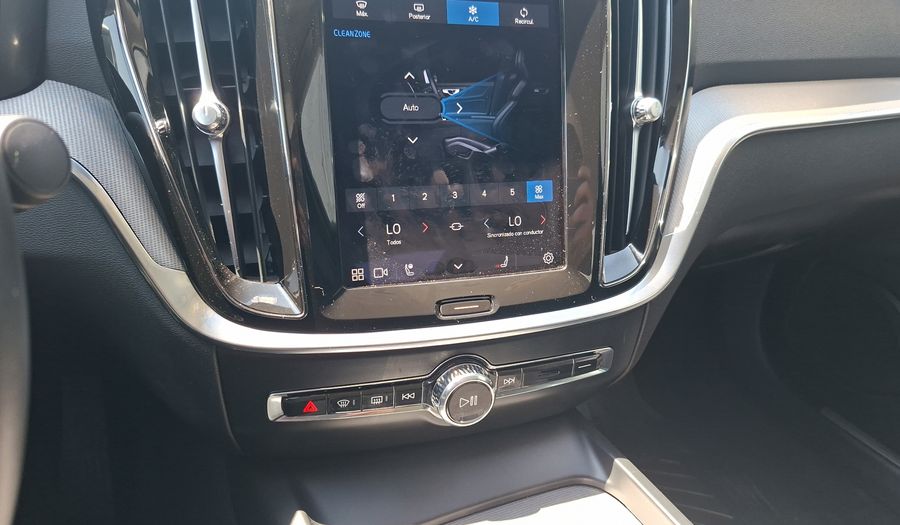 Volvo S60 2.0 B4 PLUS AUTO Sedan 2023