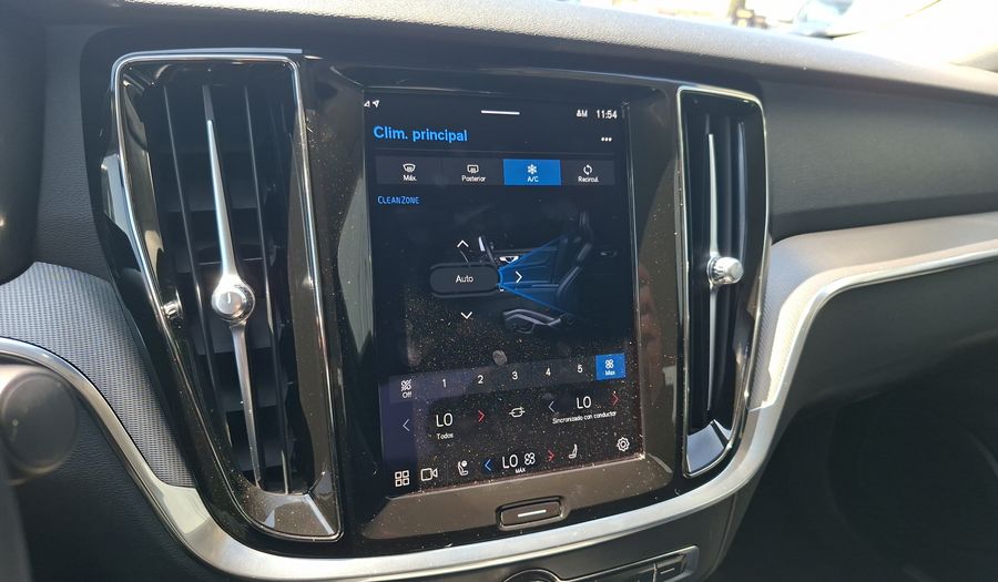 Volvo S60 2.0 B4 PLUS AUTO Sedan 2023