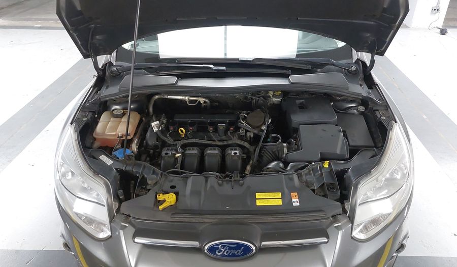 Ford Focus 2.0 16V SE POWERSHIFT Hatchback 2015