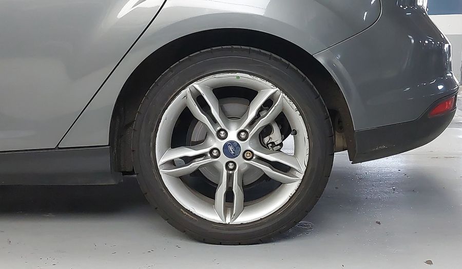 Ford Focus 2.0 16V SE POWERSHIFT Hatchback 2015