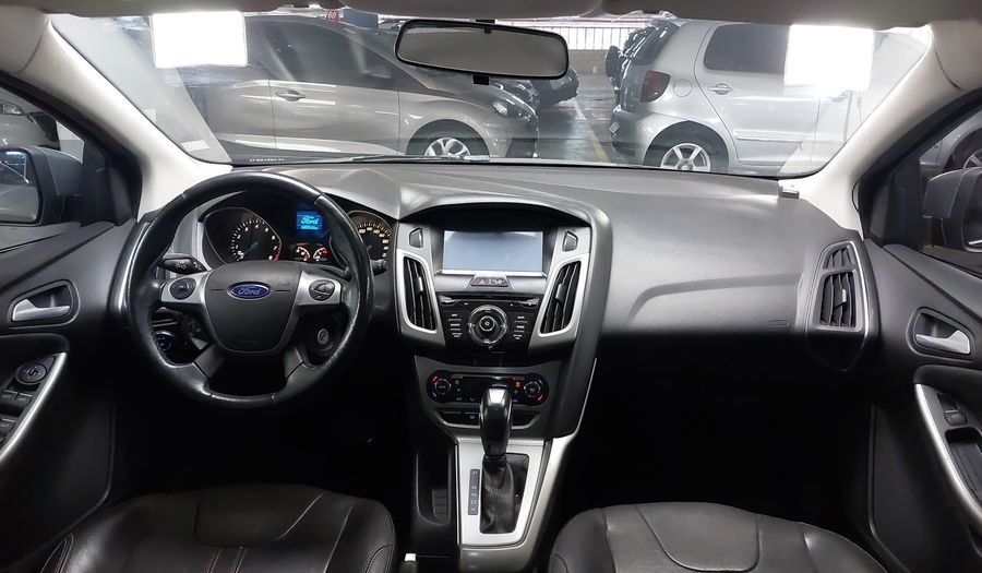 Ford Focus 2.0 16V SE POWERSHIFT Hatchback 2015