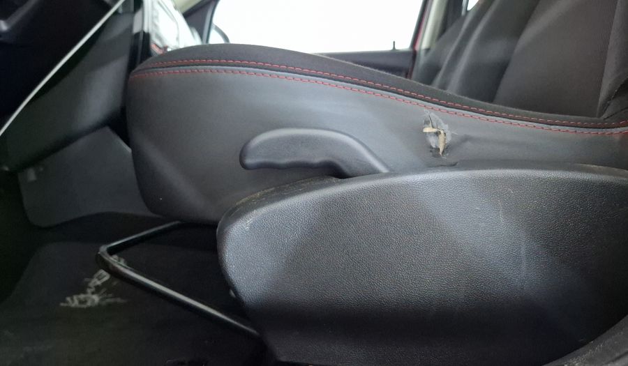 Renault Stepway 1.6 DYNAMIQUE MT Hatchback 2012