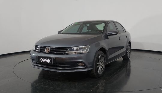 Volkswagen • Jetta