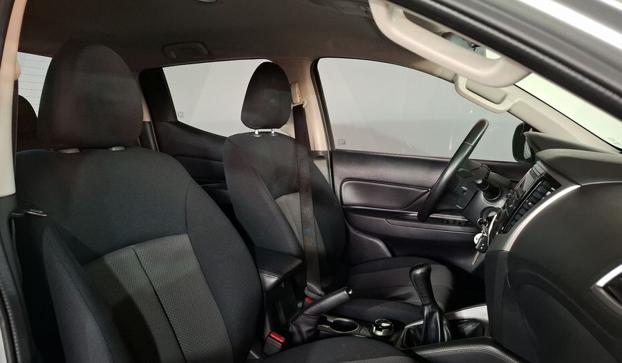 Mitsubishi L200 2.4 GLX DIESEL 4WD Pickup 2024