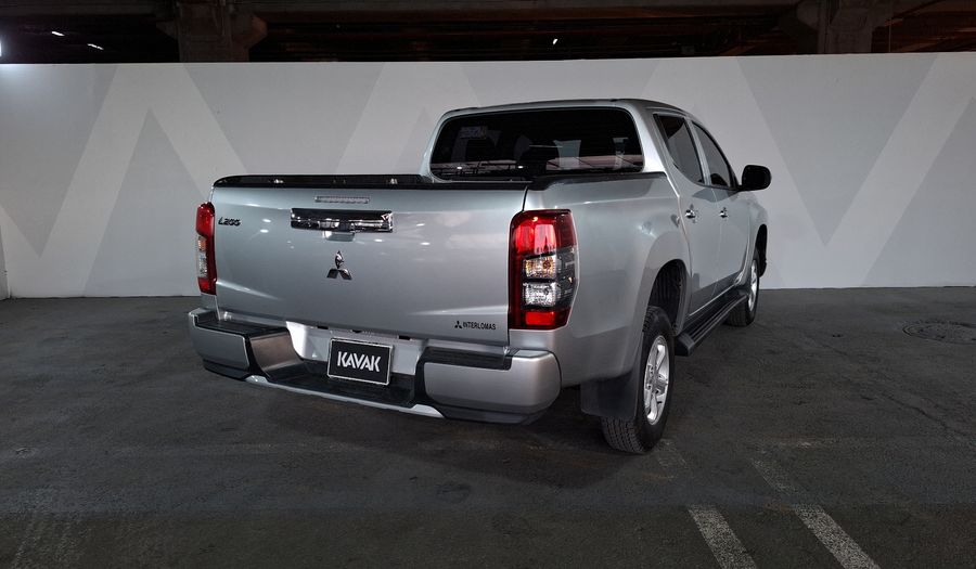 Mitsubishi L200 2.4 GLX DIESEL 4WD Pickup 2024