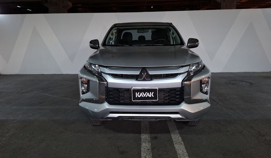 Mitsubishi L200 2.4 GLX DIESEL 4WD Pickup 2024