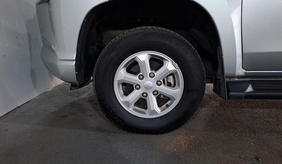 Mitsubishi L200 2.4 GLX DIESEL 4WD Pickup 2024