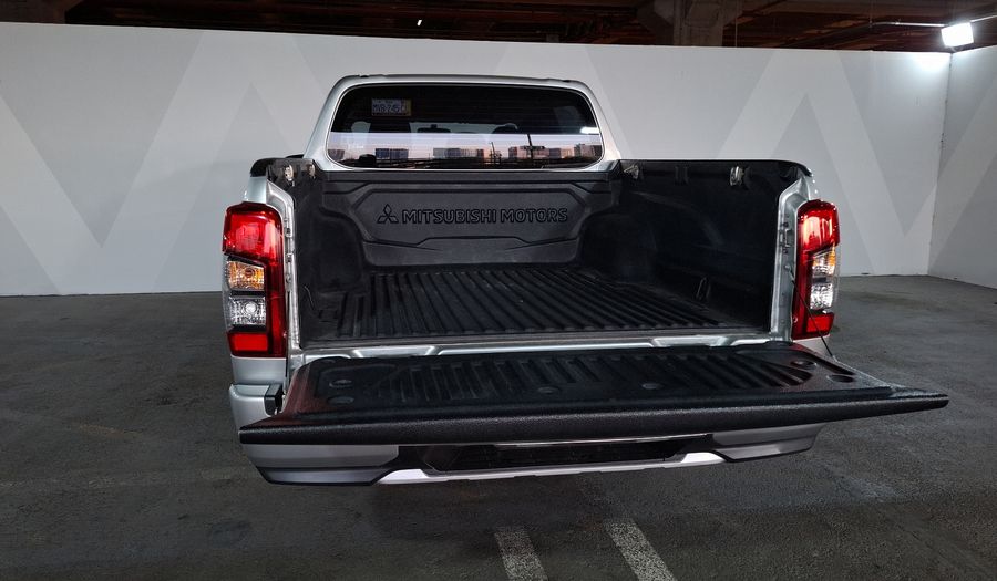 Mitsubishi L200 2.4 GLX DIESEL 4WD Pickup 2024