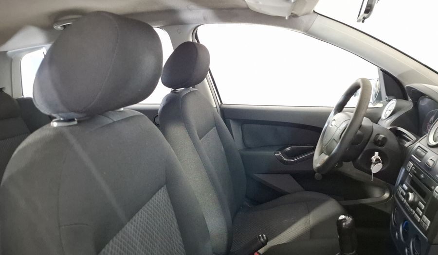 Ford Fiesta 1.6 FIESTA IKON HATCH AMBIENTE A/A MT Hatchback 2014