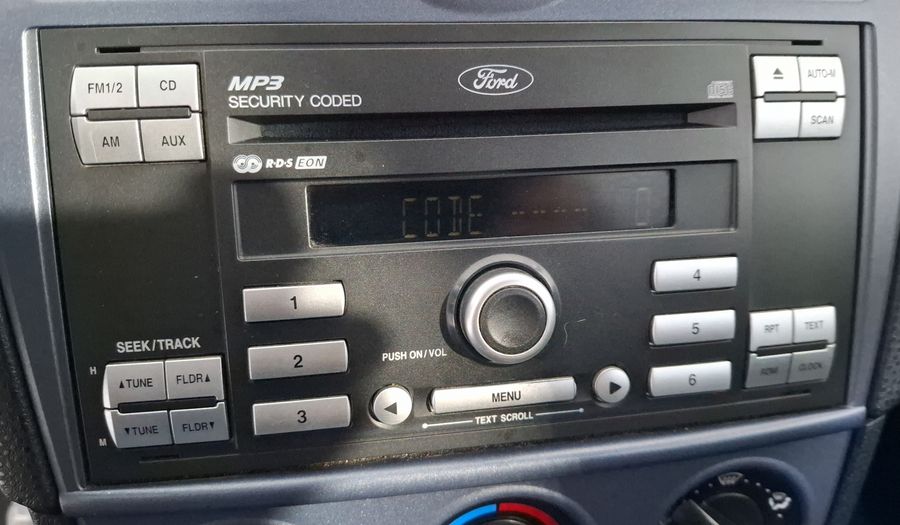 Ford Fiesta 1.6 FIESTA IKON HATCH AMBIENTE A/A MT Hatchback 2014