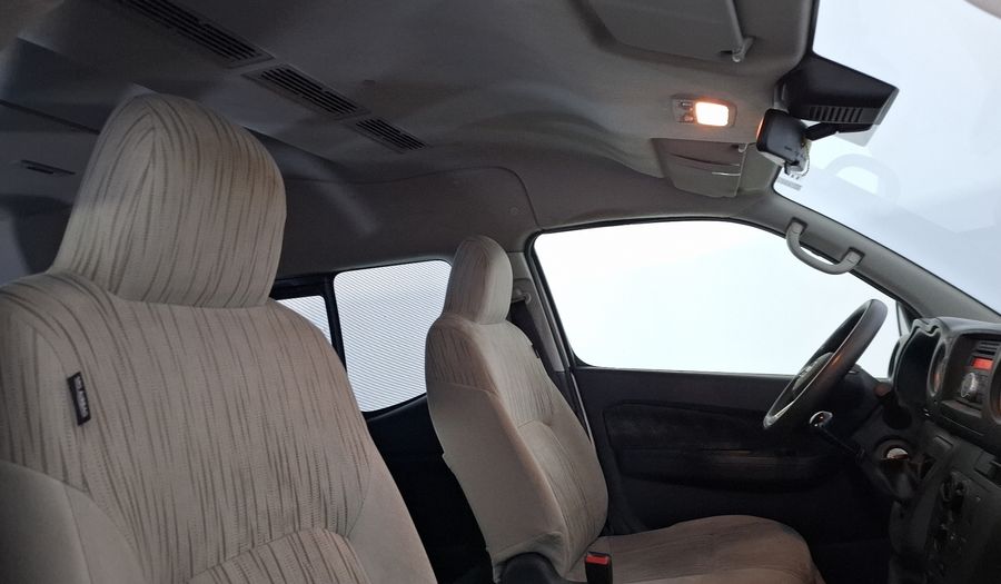 Nissan Nv350 Urvan 2.5 14 PASAJEROS AMPLIA AA Van 2024