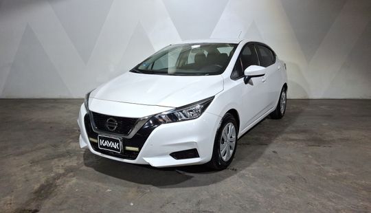 Nissan • Versa