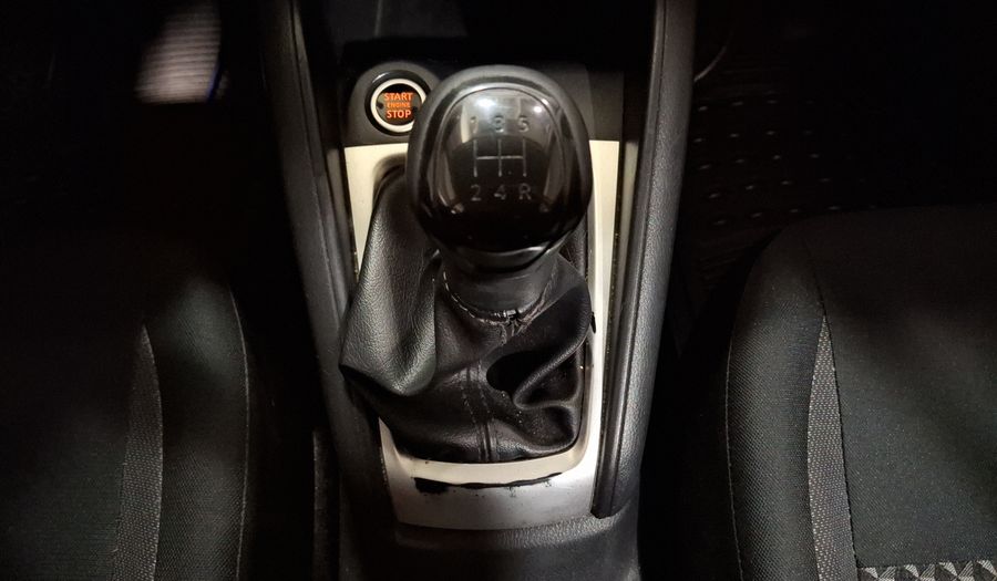 Nissan Versa 1.6 SENSE Sedan 2020