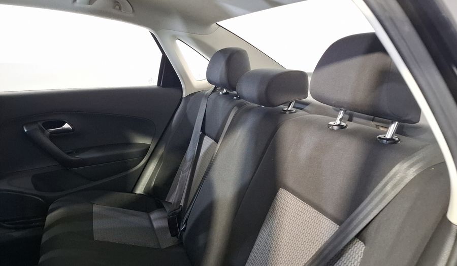 Volkswagen Vento 1.6 ACTIVE MT Sedan 2015