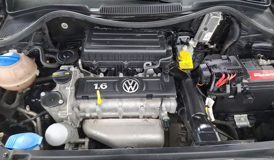Volkswagen Vento 1.6 ACTIVE MT Sedan 2015