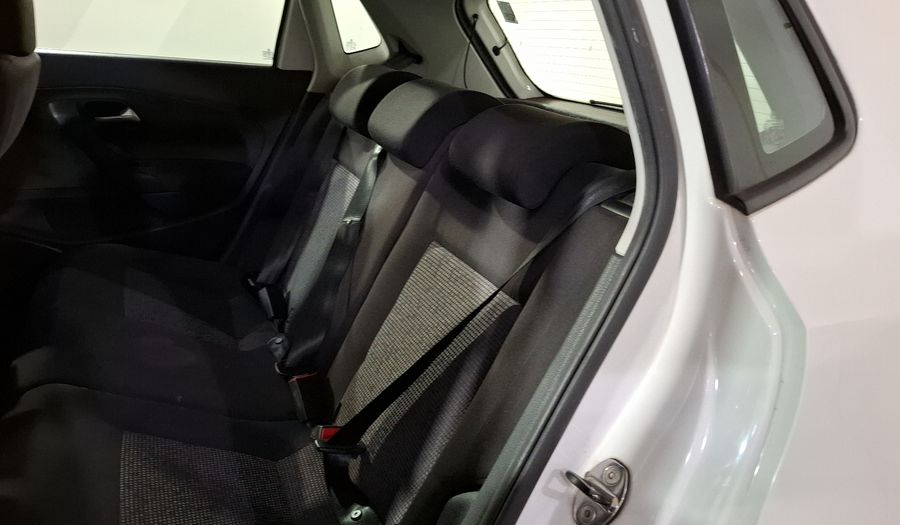 Volkswagen Polo 1.6 COMFORTLINE PLUS AUTO Hatchback 2020