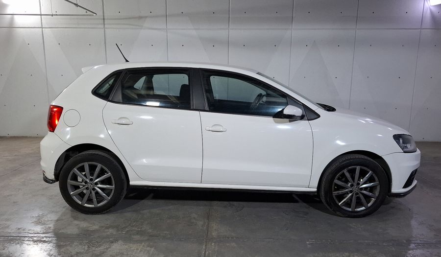 Volkswagen Polo 1.6 COMFORTLINE PLUS AUTO Hatchback 2020