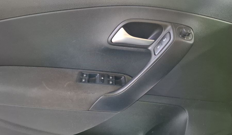 Volkswagen Polo 1.6 COMFORTLINE PLUS AUTO Hatchback 2020