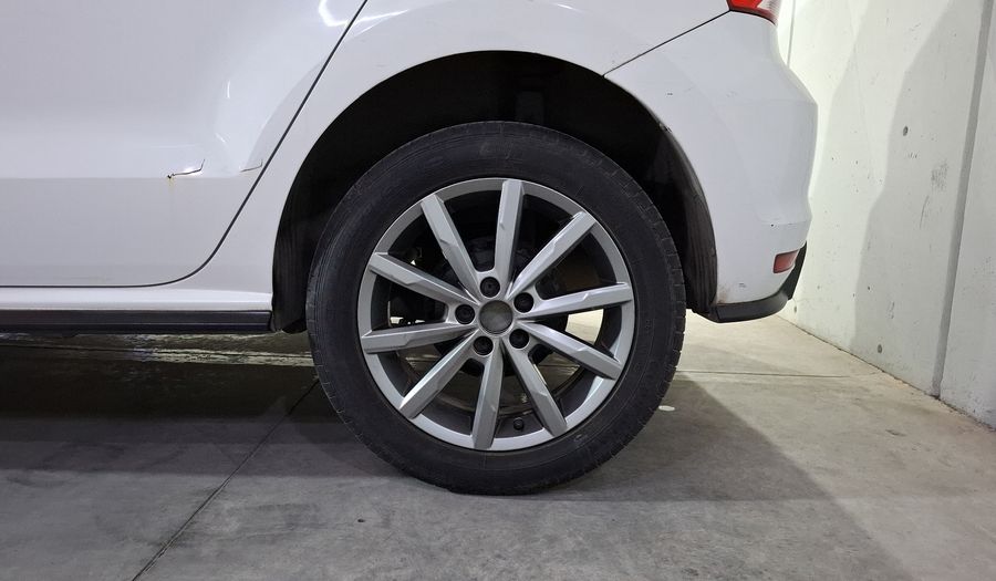 Volkswagen Polo 1.6 COMFORTLINE PLUS AUTO Hatchback 2020