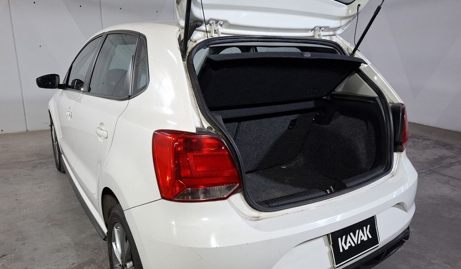 Volkswagen Polo 1.6 COMFORTLINE PLUS AUTO Hatchback 2020