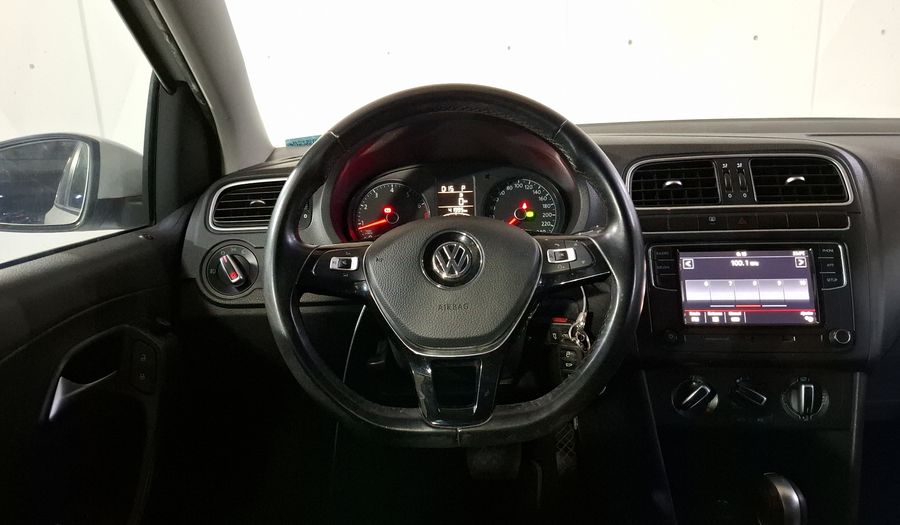 Volkswagen Polo 1.6 COMFORTLINE PLUS AUTO Hatchback 2020
