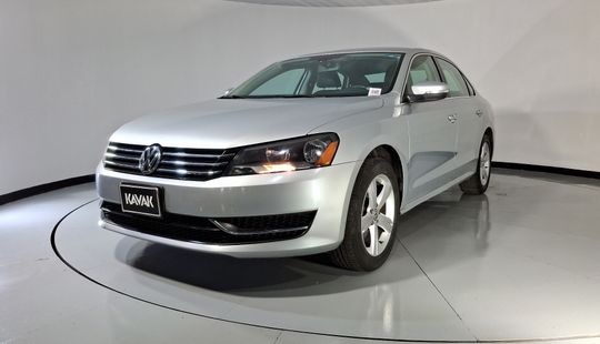 Volkswagen • Passat